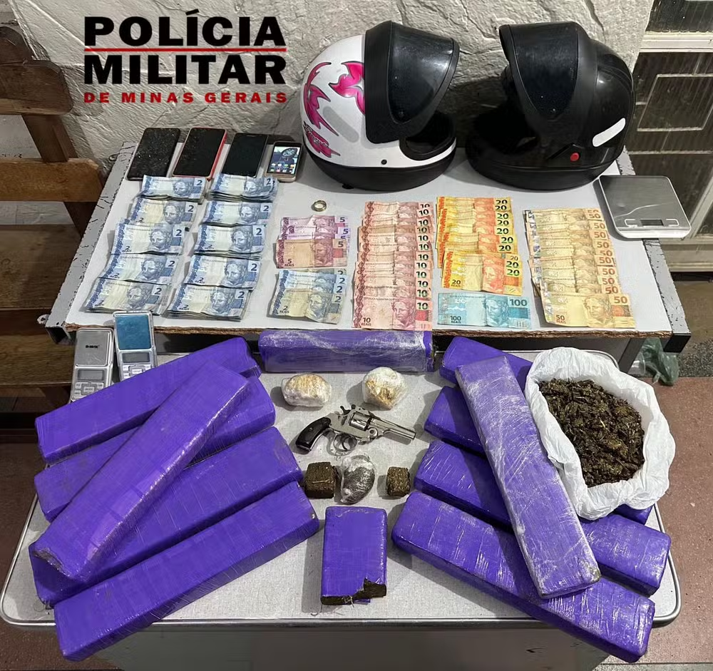 PM prende dupla com 14 barras de droga em Montes Claros