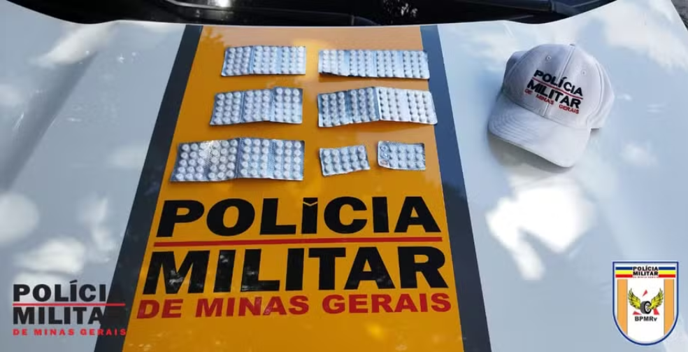 Caminhoneiro é preso com 297 comprimidos de rebite na MGC-135