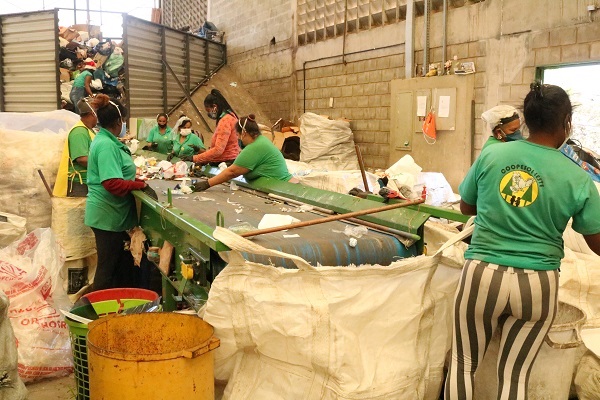 Estado paga R$ 1,2 milhão a catadores por meio do Programa Bolsa Reciclagem